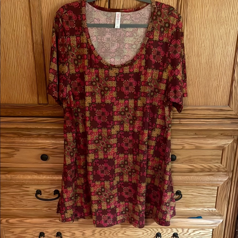LuLaRoe Red and Gold Boxy Short Sleeve Tee